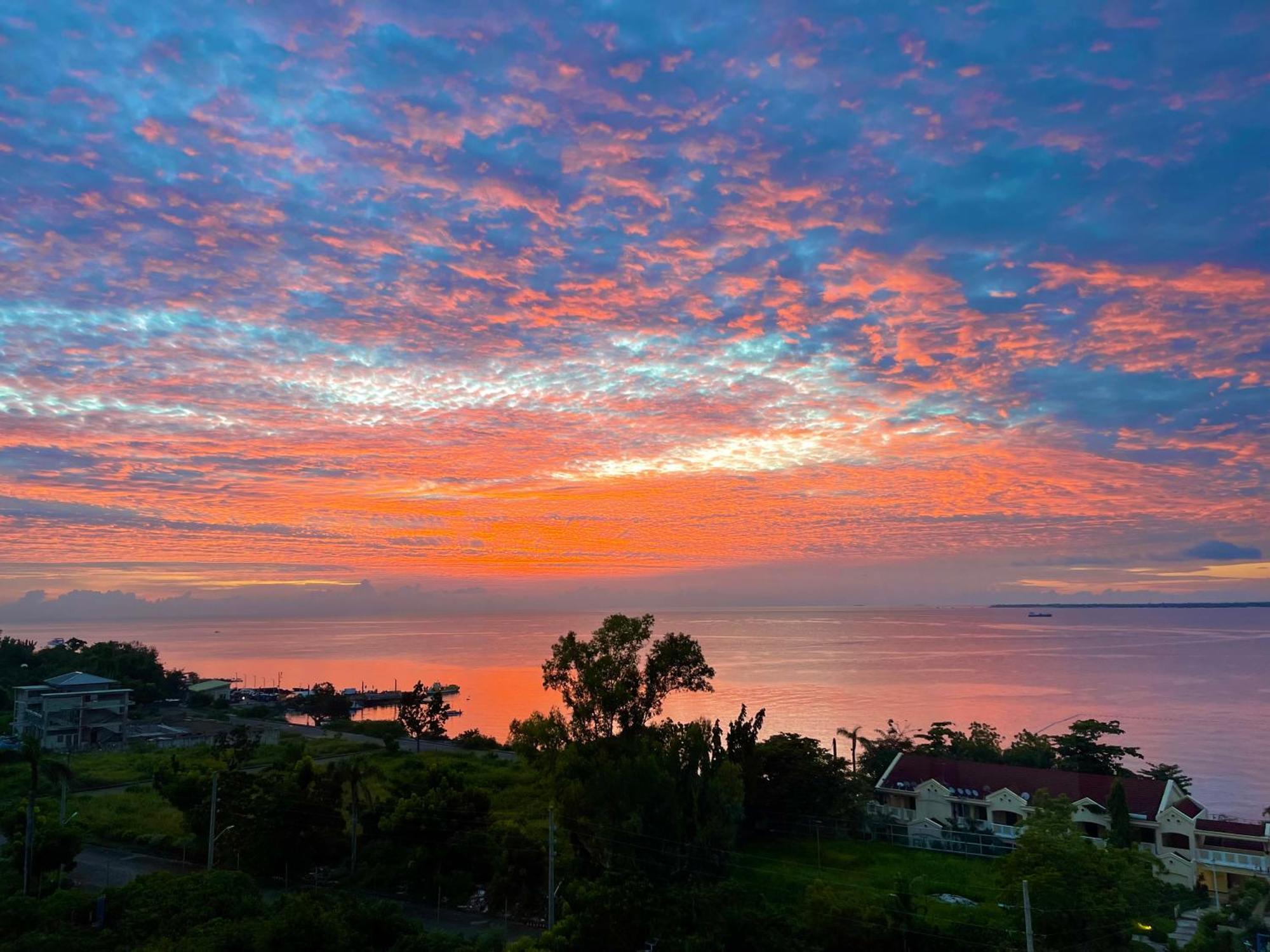 Oceanview Deluxe 1Br Suite La Mirada Lapu-Lapu City Exteriör bild