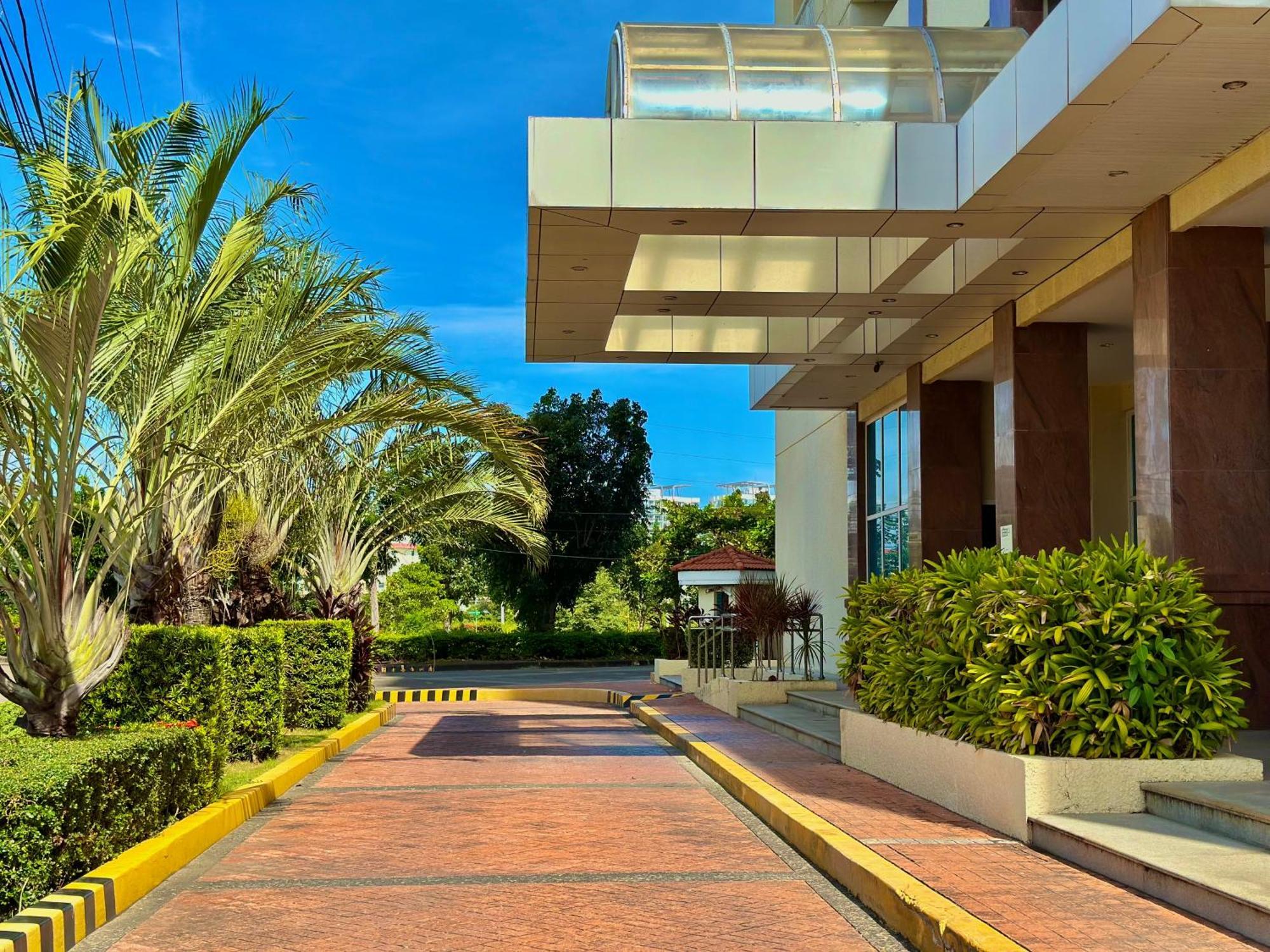 Oceanview Deluxe 1Br Suite La Mirada Lapu-Lapu City Exteriör bild